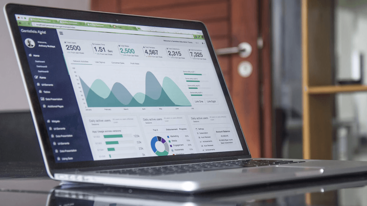 EC2 自動化によるコスト削減：AWS Lambda と EventBridge の活用方法